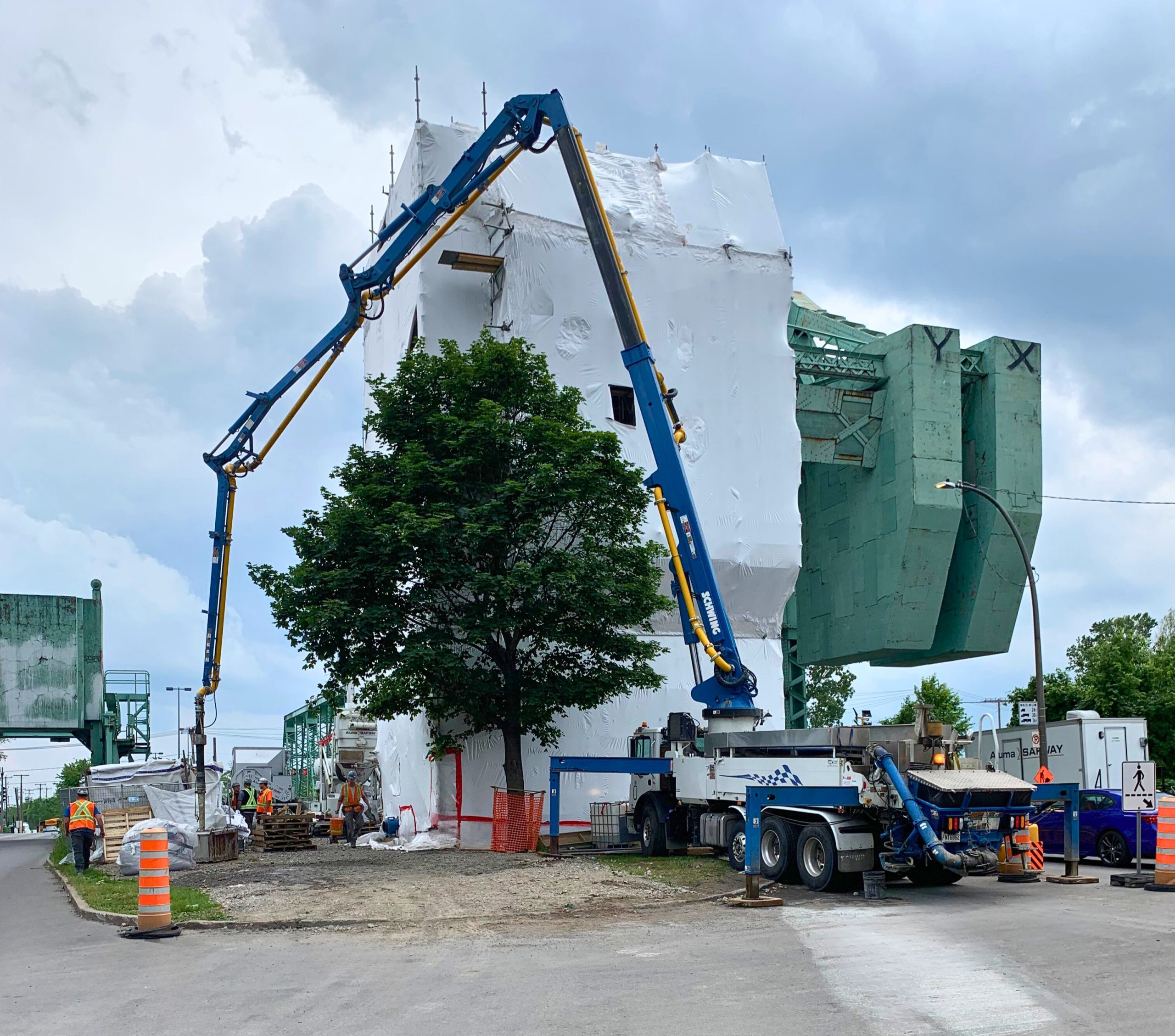 Réfection et peinture de la structure d’acier du Pont Gauron |  LaSalle Interprojet Construction | Entrepreneur général en génie civil et bâtiment au Québec